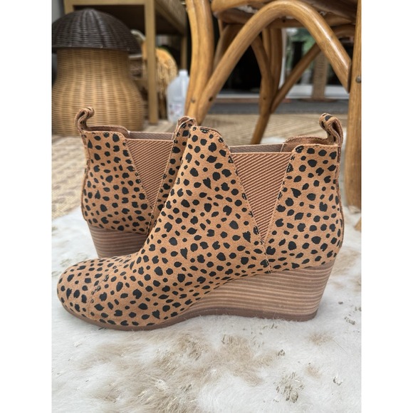 Toms Shoes - TOMS Kelsey Leopard Print Suede Bootie 11 Slip On Stacked Wedge Heel Boho